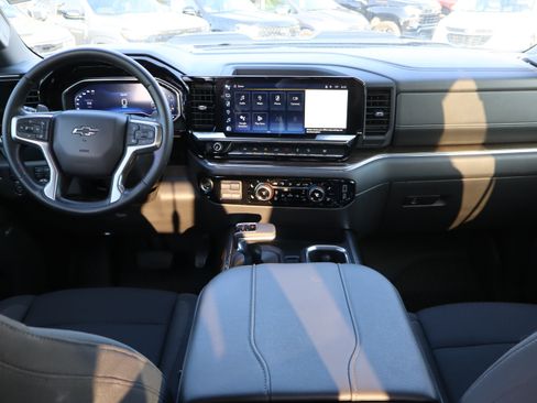 Used 2024 Chevrolet Silverado 1500 LT Trail Boss w/ Convenience Package II AWD/4WD image 17