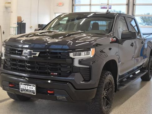 Used 2022 Chevrolet Silverado 1500 LT Trail Boss w/ Protection Package AWD/4WD image 9