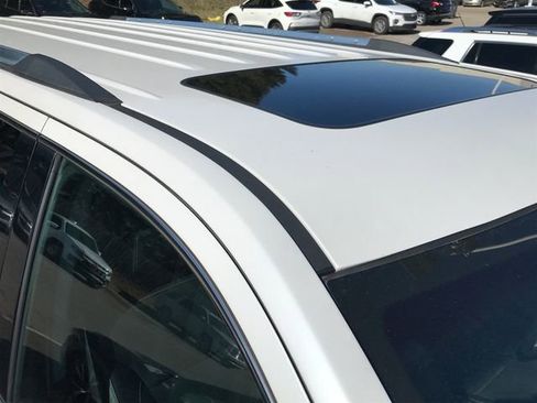 Used 2017 Chevrolet Suburban Premier image 3