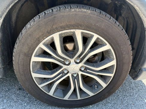 Used 2017 Mitsubishi Outlander ES AWD/4WD image 13