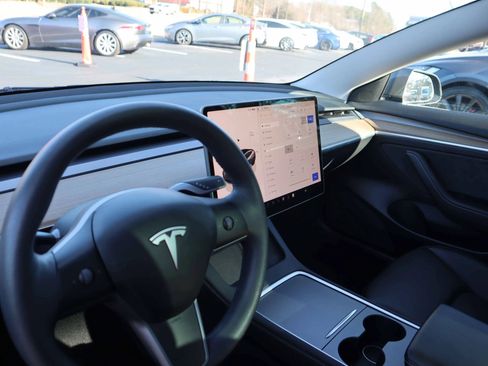 Used 2023 Tesla Model 3 Long Range image 18