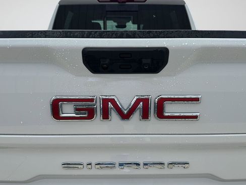 Used 2026 GMC Sierra 1500 AT4 w/ AT4 Premium Package AWD/4WD image 12