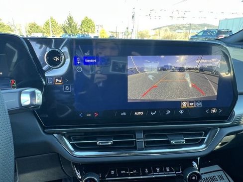 New 2026 Chevrolet Equinox EV LT image 22