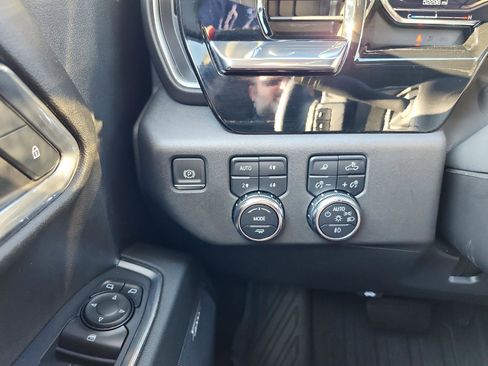 Certified 2024 GMC Sierra 1500 Elevation w/ Preferred Package image 21