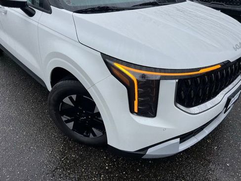 New 2026 Kia Carnival LXS FWD image 2