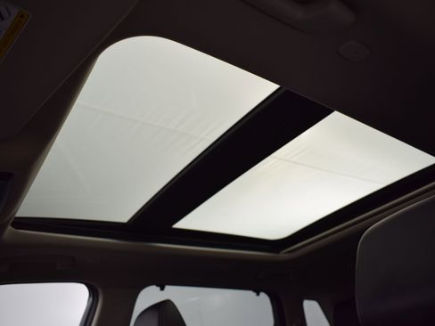 Used 2022 Nissan Rogue Platinum w/ Head-Up Display Package image 29