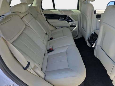 Used 2024 Land Rover Range Rover SE AWD/4WD image 11