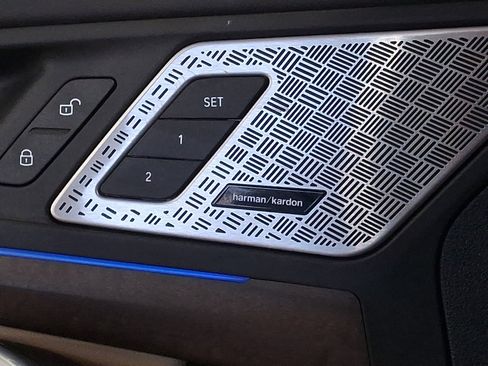 Used 2025 BMW X1 xDrive28i w/ Technology Package image 23