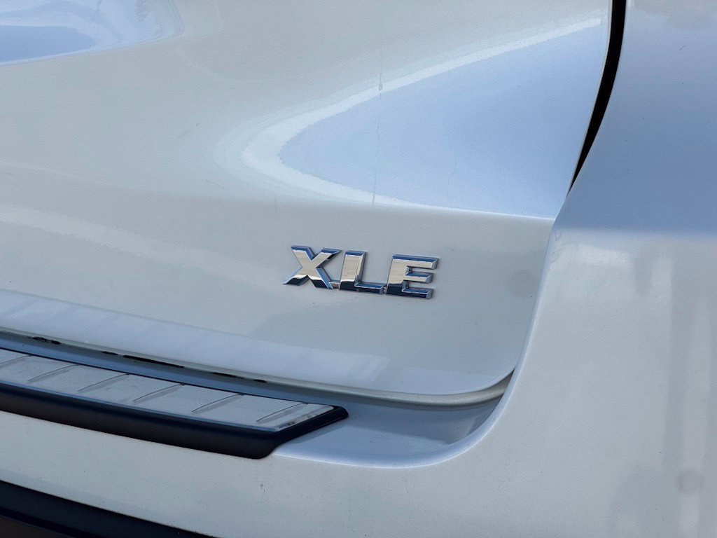 Used 2015 Toyota Highlander XLE FWD image 23