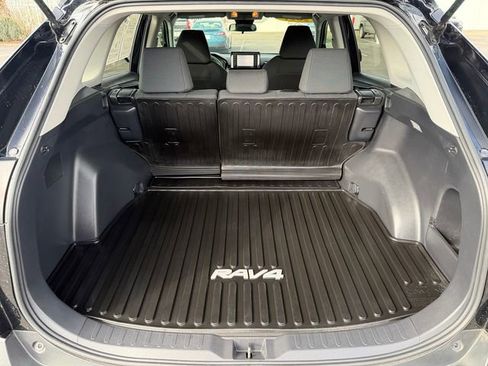 Certified 2021 Toyota RAV4 LE image 16