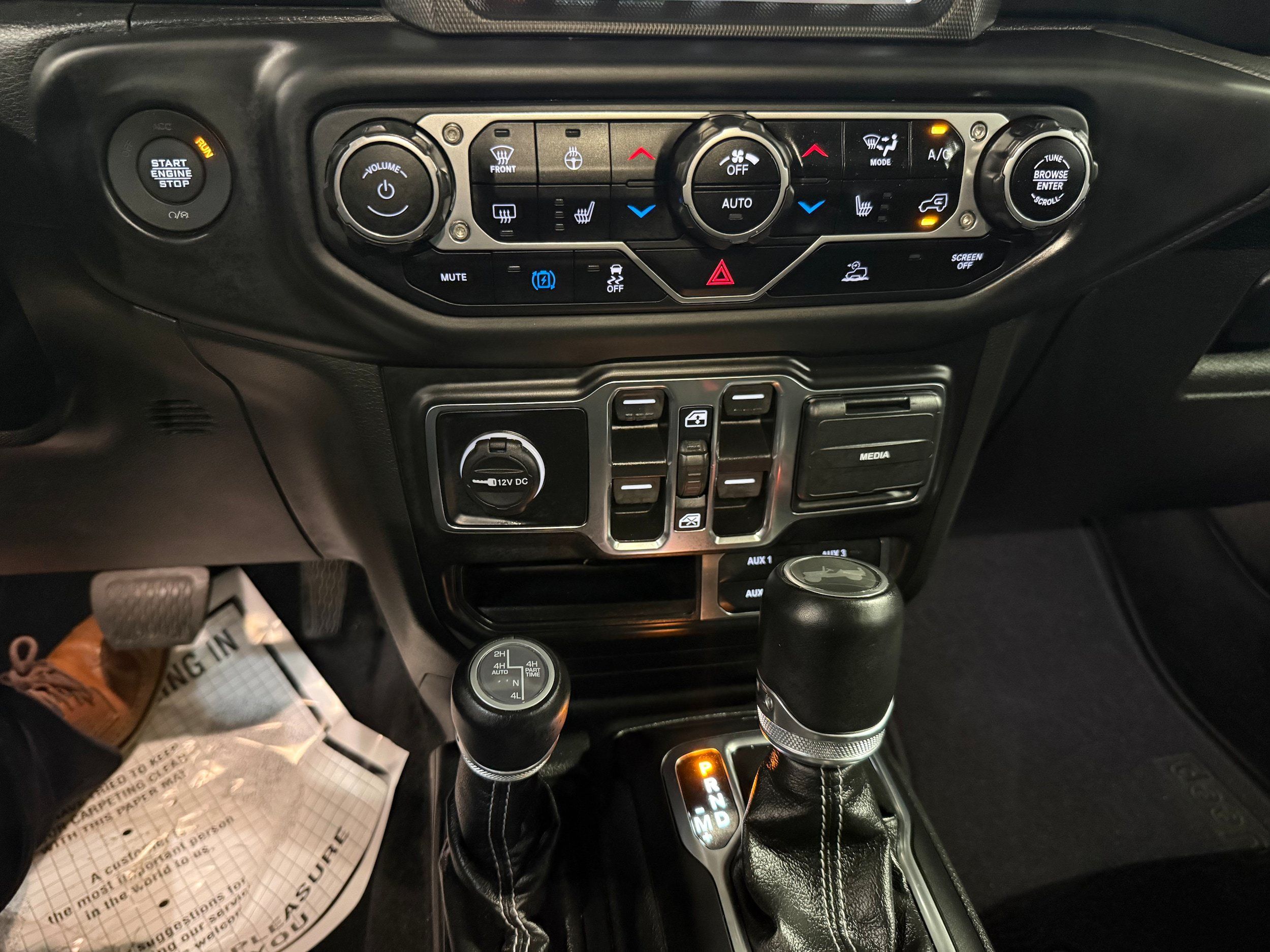 Used 2022 Jeep Wrangler Unlimited Sahara w/ Cold Weather Group AWD/4WD image 44