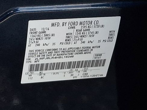 Used 2017 Lincoln MKX Reserve w/ Lincoln MKX Climate Package image 30