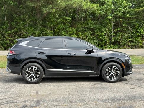Used 2023 Kia Sportage EX FWD image 3