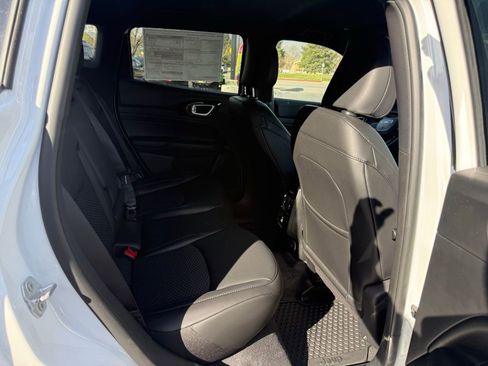 New 2026 Jeep Compass Latitude image 14