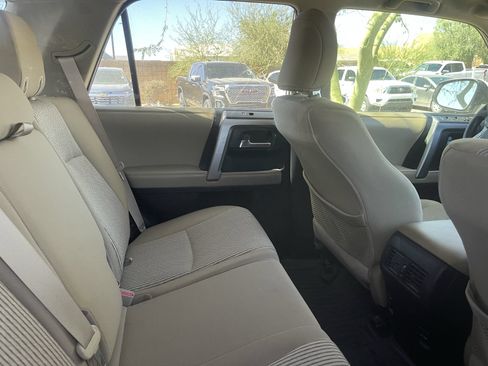 Used 2017 Toyota 4Runner SR5 AWD/4WD image 9