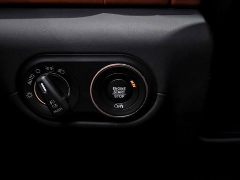 Used 2023 Maserati Levante GT image 18