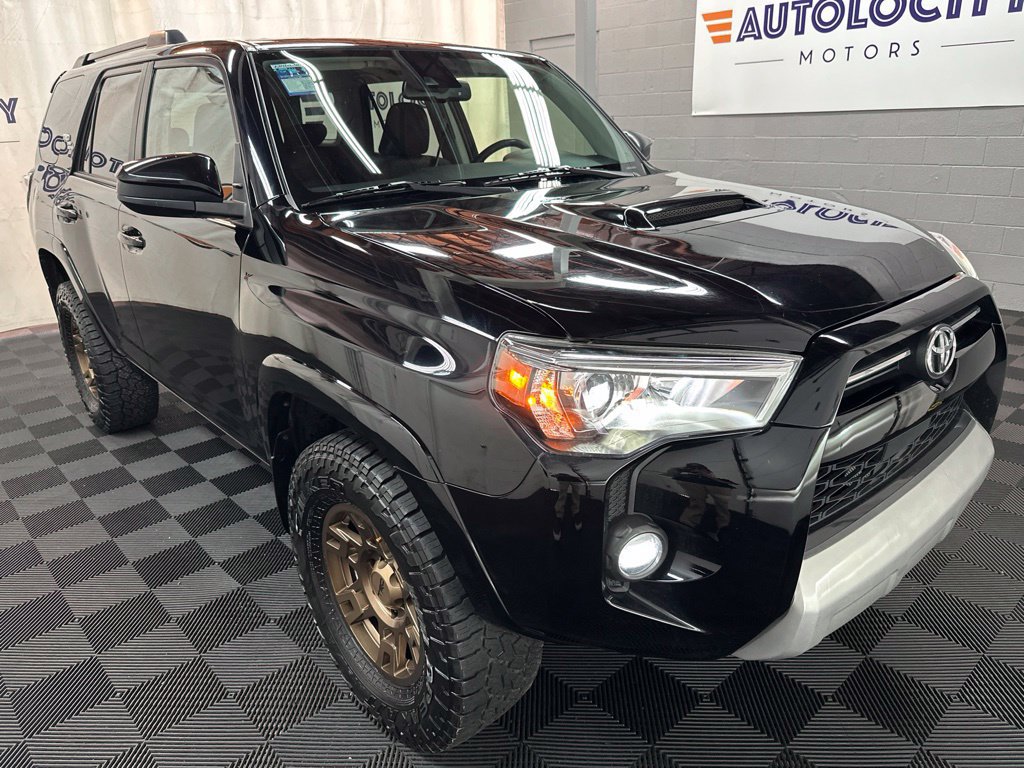 Used 2022 Toyota 4Runner TRD Off-Road AWD/4WD image 2