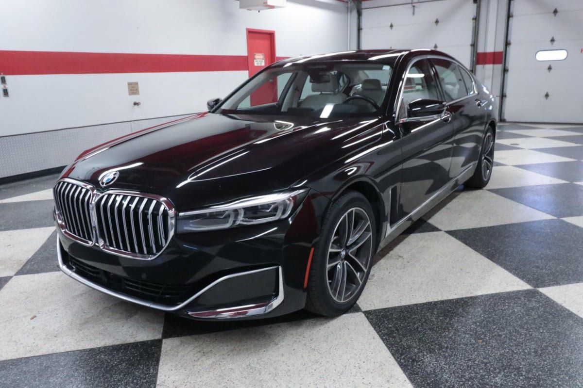 Used 2020 BMW 750i xDrive w/ Executive Package AWD/4WD image 5