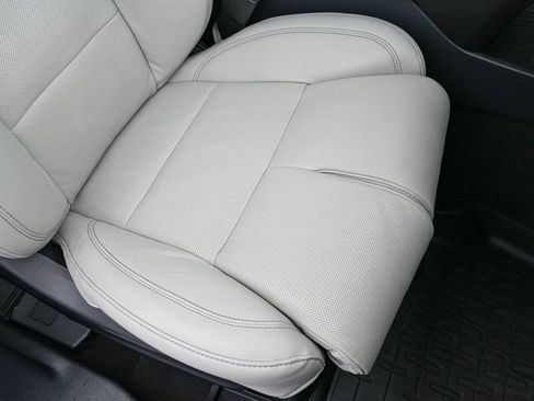 Used 2025 Lincoln Aviator Reserve w/ Equipment Group 201A image 28