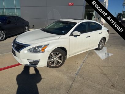 Used 2014 Nissan Altima 2.5 SL w/ Technology Package