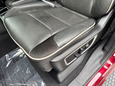 Used 2019 RAM 1500 Laramie image 15