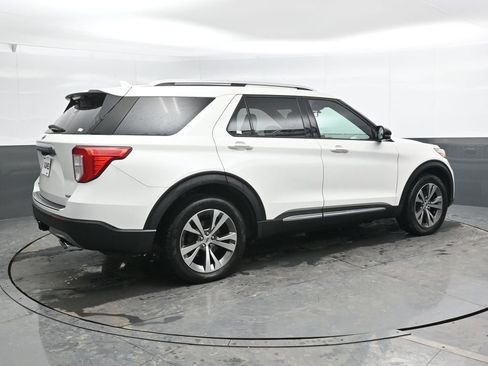 Used 2020 Ford Explorer Platinum image 3