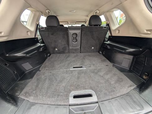 Used 2017 Nissan Rogue S image 19