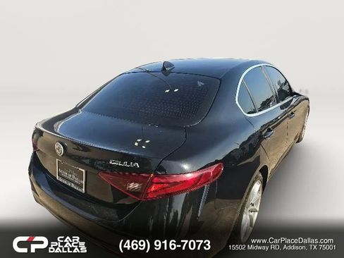 Used 2019 Alfa Romeo Giulia RWD image 4