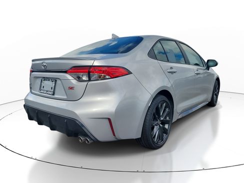 Used 2025 Toyota Corolla SE FWD image 4