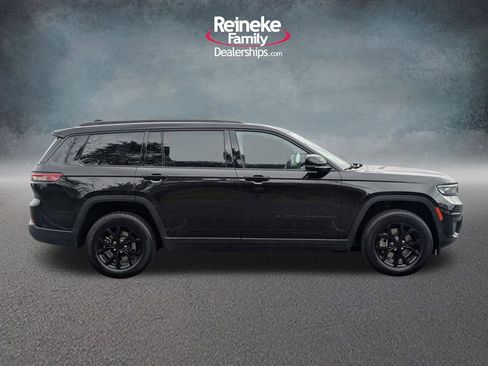 Used 2024 Jeep Grand Cherokee L Laredo image 4