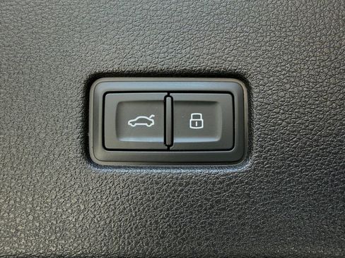 Used 2021 Audi Q8 Premium Plus w/ Premium Plus Package AWD/4WD image 43