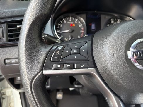 Used 2018 Nissan Rogue S image 23