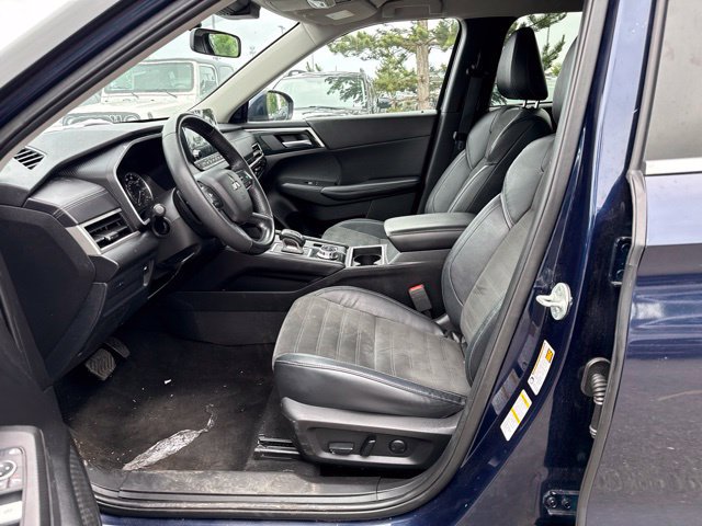 Used 2023 Mitsubishi Outlander SE AWD/4WD image 13