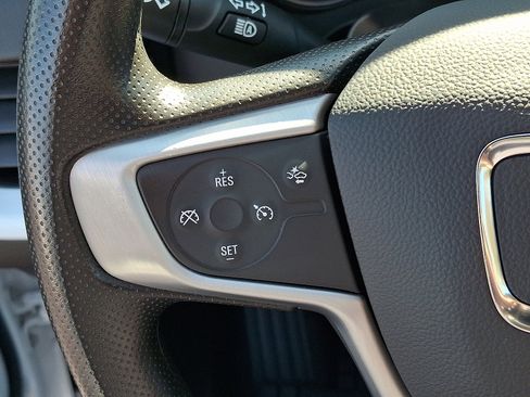 Used 2022 GMC Terrain SLE w/ Driver Convenience Package image 20