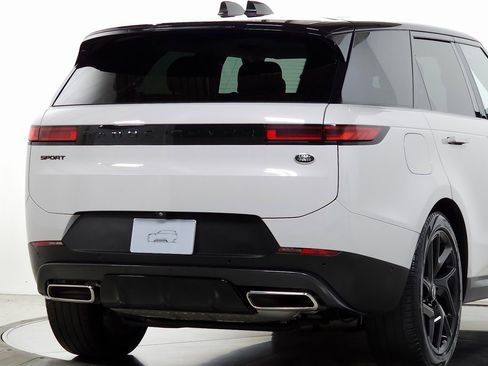 Used 2023 Land Rover Range Rover Sport SE image 7