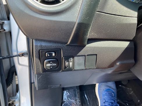Used 2017 Toyota Corolla LE FWD image 15