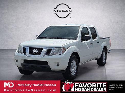 Used 2016 Nissan Frontier SV w/ SV Value Truck Package RWD image 2