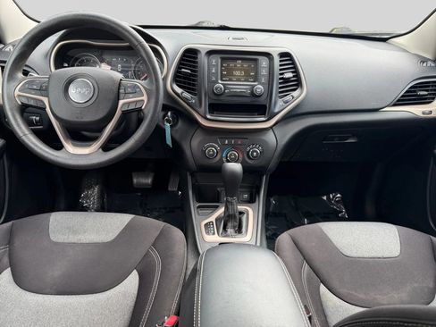 Used 2014 Jeep Cherokee Sport FWD image 14