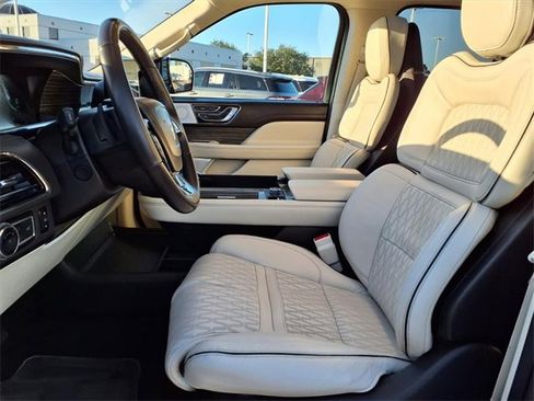 Used 2020 Lincoln Navigator Black Label w/ Cargo Convenience Package image 5