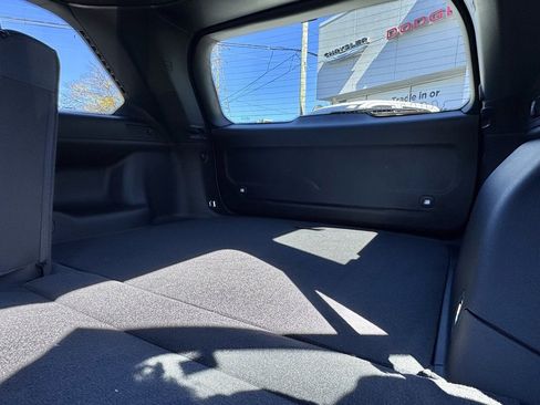 New 2025 Jeep Grand Cherokee Limited w/ Black Appearance Package image 17