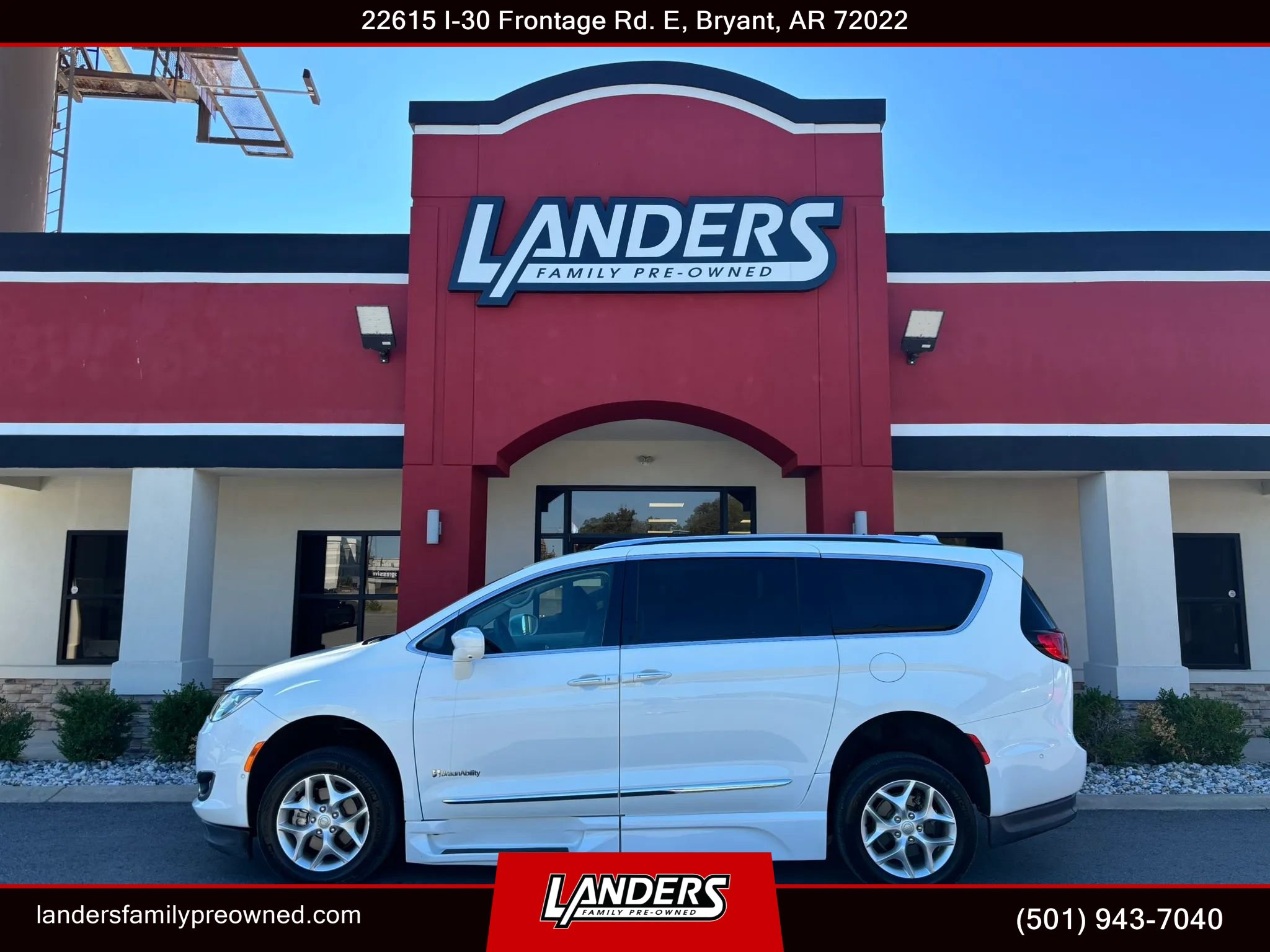 Used 2020 Chrysler Pacifica Touring-L Plus w/ Tire & Wheel Group FWD image 1