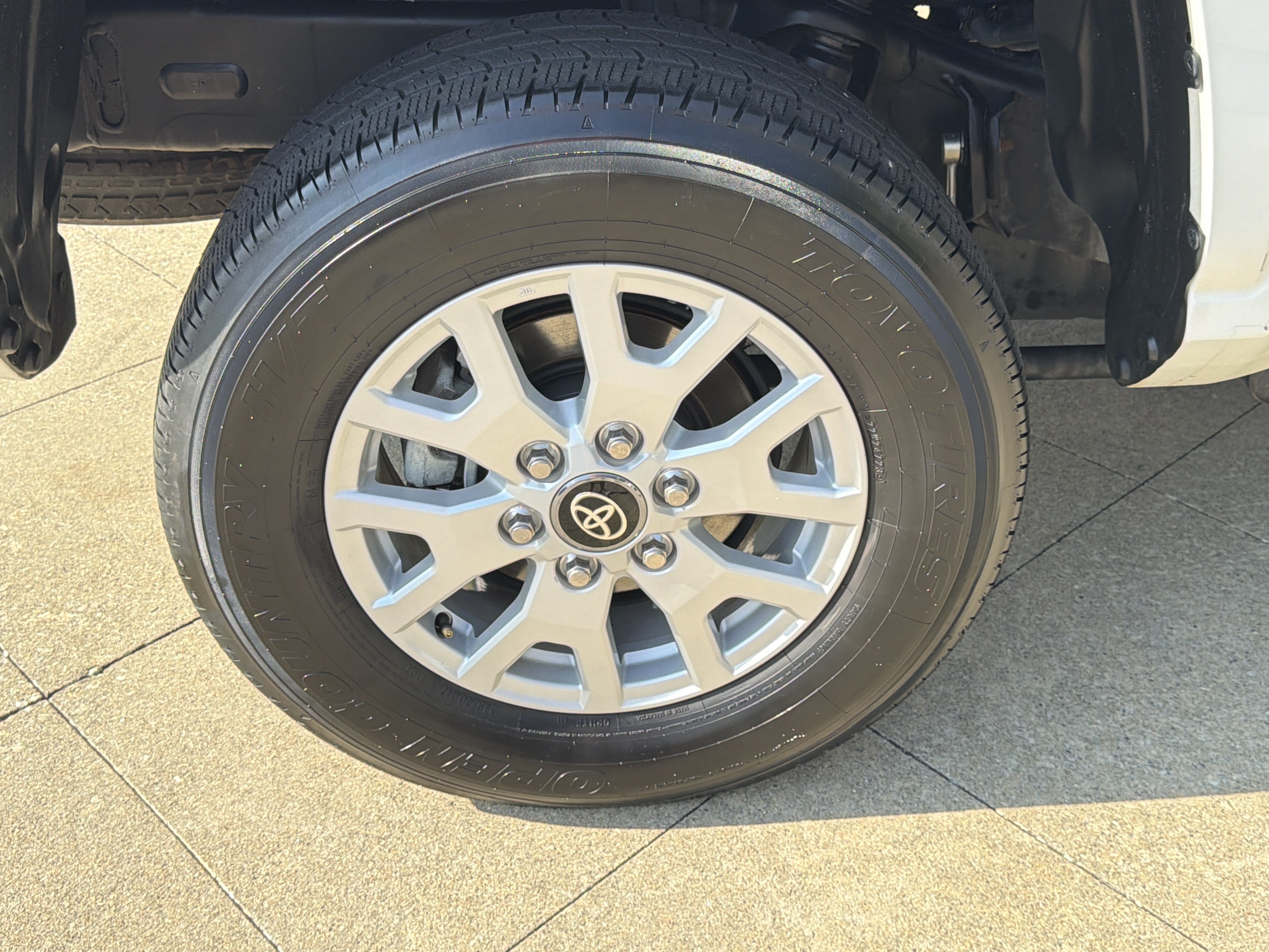 Used 2024 Toyota Tacoma SR5 RWD image 17