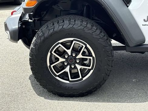 Used 2026 Jeep Wrangler Unlimited Rubicon AWD/4WD image 8