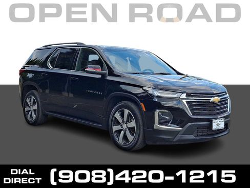 Used 2023 Chevrolet Traverse LT w/ LT Premium Package AWD/4WD image 1