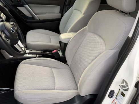 Used 2017 Subaru Forester 2.5i Premium AWD/4WD image 9