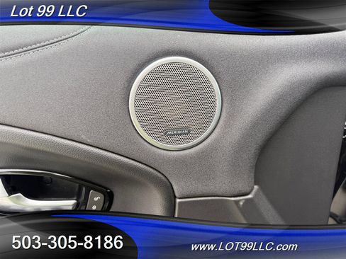 Used 2018 Land Rover Range Rover Evoque SE Premium image 16