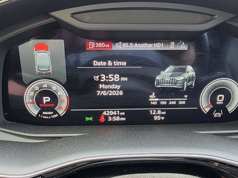 Used 2022 Audi Q7 3.0T Premium Plus w/ Premium Plus Package AWD/4WD image 17