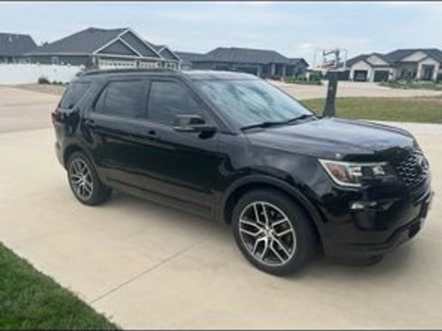 Used 2019 Ford Explorer Sport AWD/4WD image 3