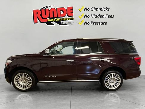 Used 2024 Ford Expedition Platinum AWD/4WD image 3