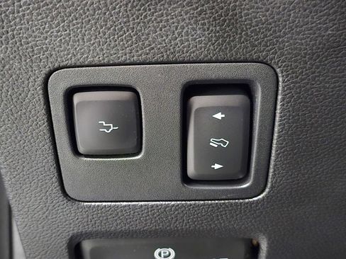 Used 2020 Ford F250 Platinum w/ FX4 Off-Road Package AWD/4WD image 38